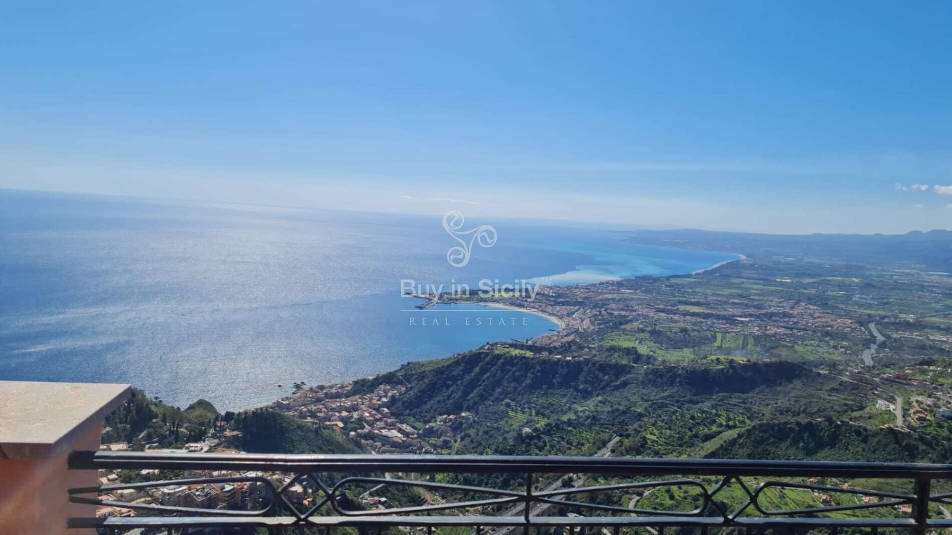 Spectacular Independent House with Panoramic View in Castelmola, Two Minutes from Taormina