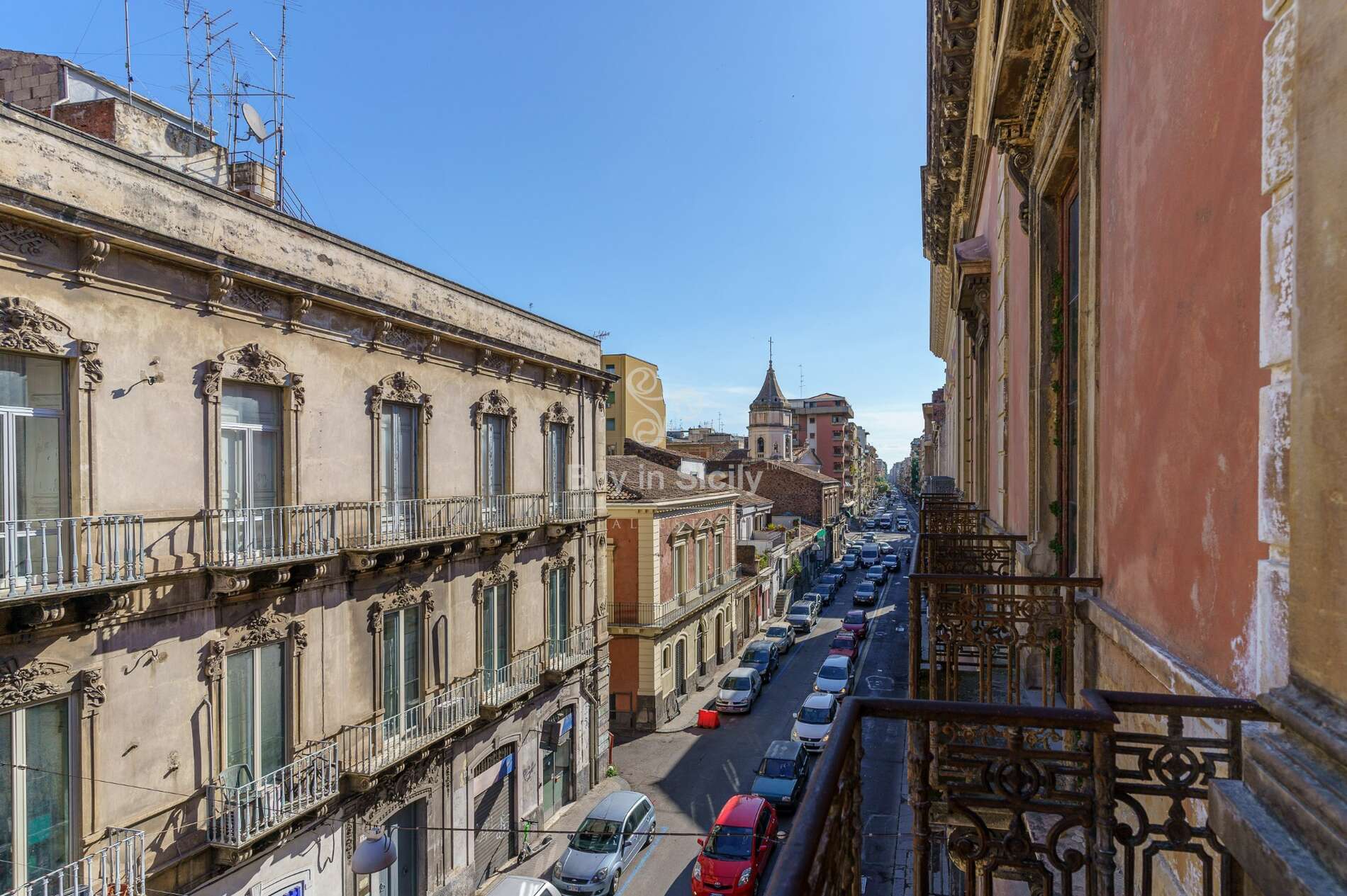  Appartamento d’epoca sito al secondo piano nobile di un importante palazzo storico di Catania.